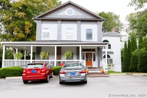 108 Washington St #202, Norwich, CT 06360