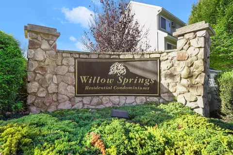 87 Willow Spgs #87, New Milford, CT 06776