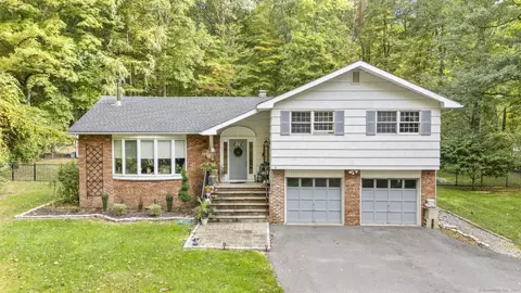 96 Gallows Hill Rd, Redding, CT 06896