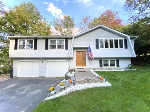 38 Crestwood Dr, Wolcott, CT 06716