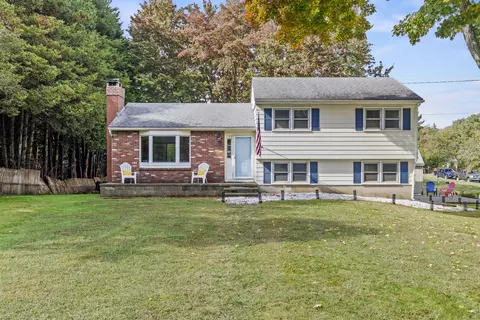 134 Boston Post Rd, Old Lyme, CT 06371