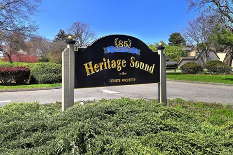 85 Viscount Dr #B23, Milford, CT 06460