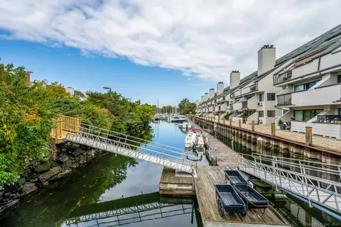 105 Harbor Dr #110, Stamford, CT 06902