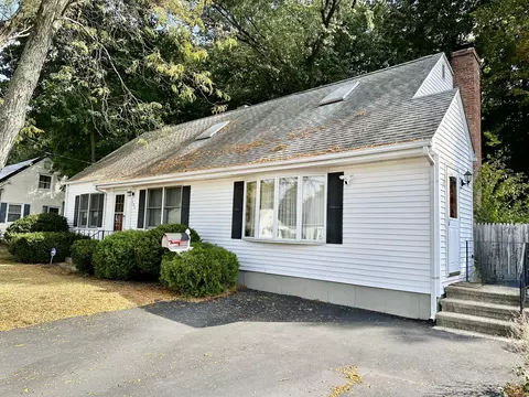 121 Blue Hills Ave, Hamden, CT 06514