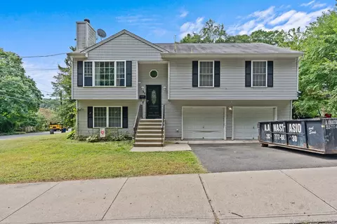 66 W Hills Rd, New Haven, CT 06515