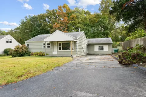 3 Beverly Rd, Waterford, CT 06385