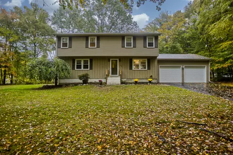 125 Apple Rd, Tolland, CT 06084