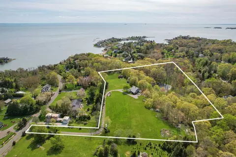 413 Vineyard Point Rd, Guilford, CT 06437