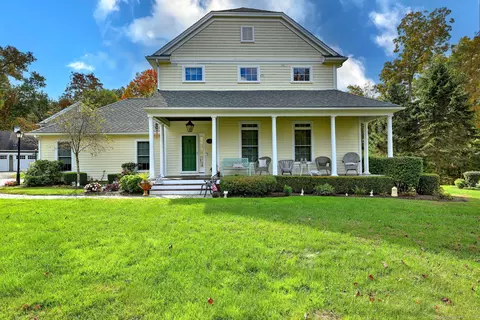 115 Periwinkle Dr #115, Middlebury, CT 06762