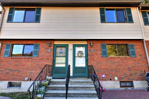 39 Horton Hill Rd #7F, Naugatuck, CT 06770