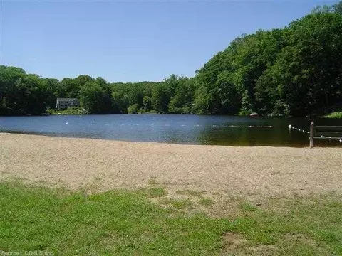 71 Clear Lake Rd, Guilford, CT 06437