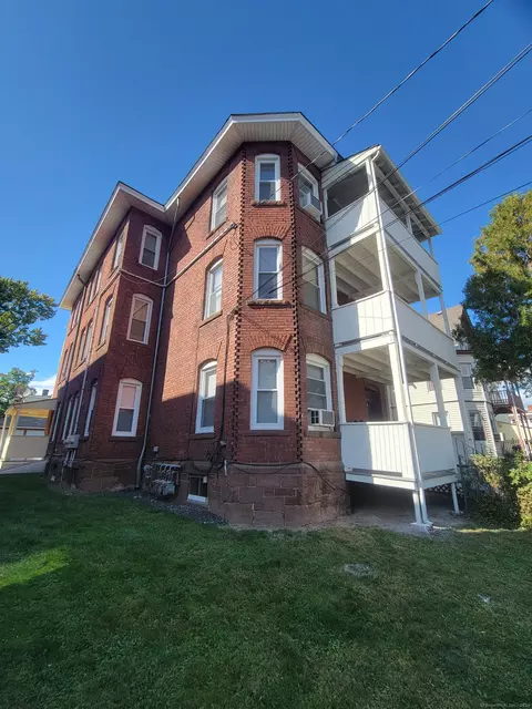 101 Babcock St, Hartford, CT 06106