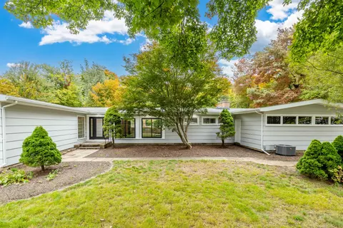 6 Scott Rd, Prospect, CT 06712