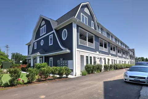 329 Reef Rd, Fairfield, CT 06824
