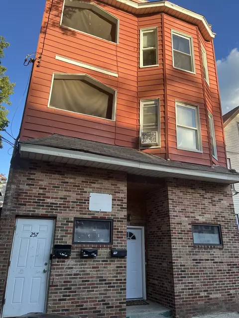 257 Newhall St, New Haven, CT 06511