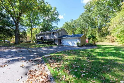 15 Tillert Ct, North Haven, CT 06473