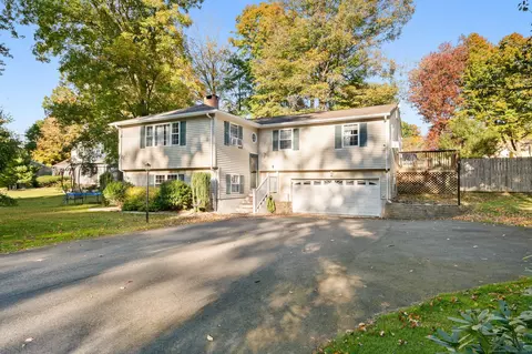 6 Huckleberry Acres Rd, East Hampton, CT 06424