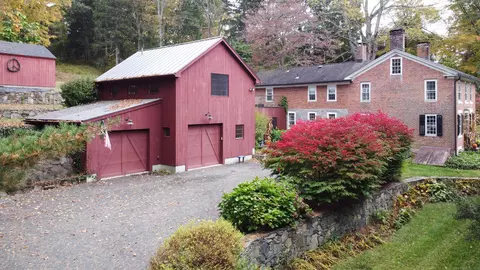 194 Washington Rd, Woodbury, CT 06798