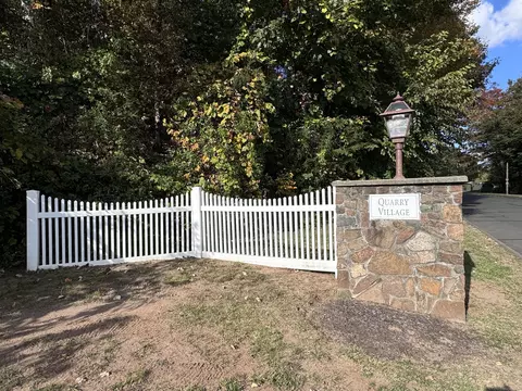 91 Quarry Village Rd #91, Cheshire, CT 06410