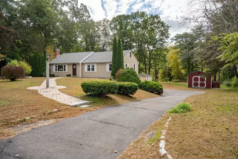 10 Mohawk Dr, Canton, CT 06019