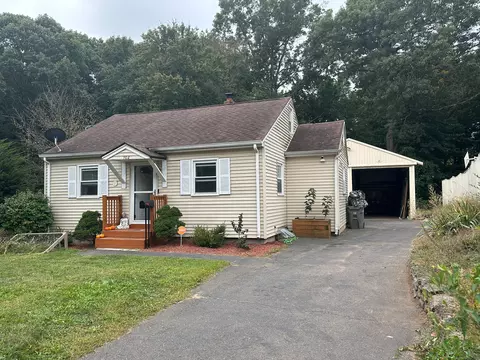 102 Deepwood Dr, Manchester, CT 06040