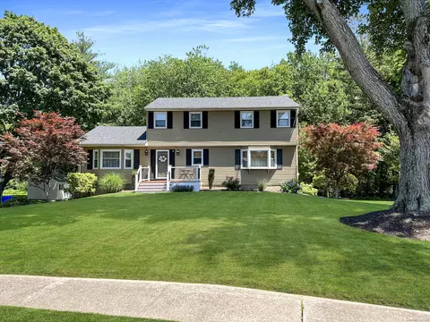 51 Palmer Dr, East Hartford, CT 06118
