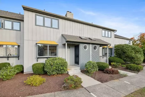 147 Skyview Dr #147, Cromwell, CT 06416