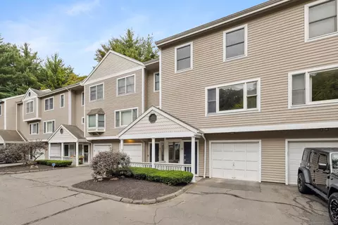 536 Redstone Hill Rd #16, Bristol, CT 06010