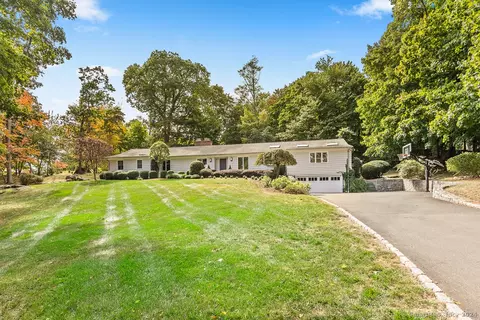 8 Manitou Rd, Westport, CT 06880