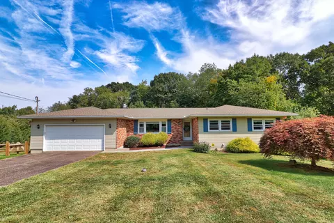 161 Concord Dr, Watertown, CT 06795