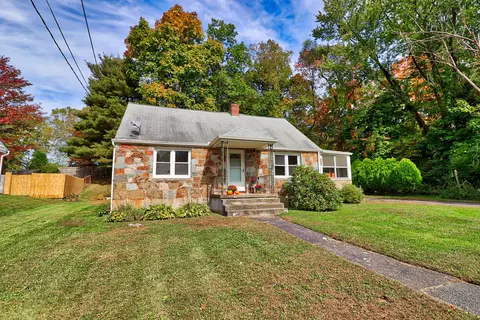83 Pershing St, Torrington, CT 06790