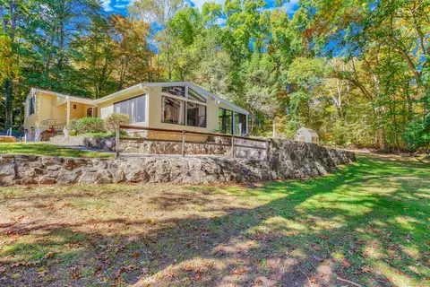 34 Ridge Acres Rd, Branford, CT 06405