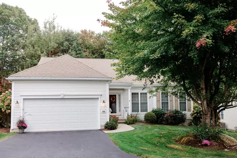 405 Mulligan Dr #405, Oxford, CT 06478