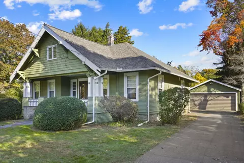 6 Library Ln, Ledyard, CT 06335