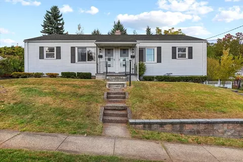 206-208 Buena Vista Ave, Newington, CT 06111