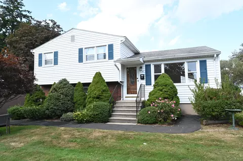 14 Alden St, East Haven, CT 06512