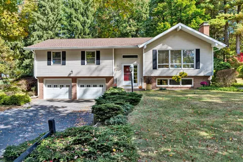 52 Bolton Center Rd, Bolton, CT 06043