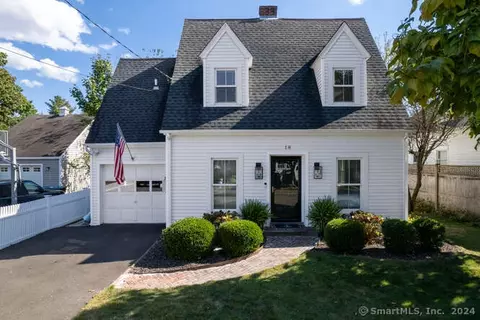 18 Catalpa Ter, Darien, CT 06820