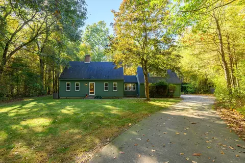 167 Stone Bridge Rd, Woodstock, CT 06281