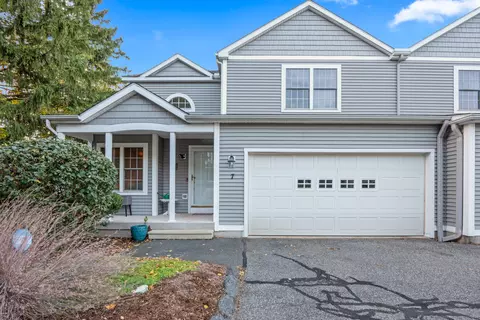 7 Canoe Birch Ct #7, Berlin, CT 06037