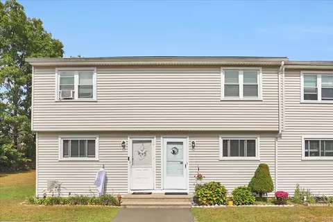 1081 New Haven Rd #11B, Naugatuck, CT 06770