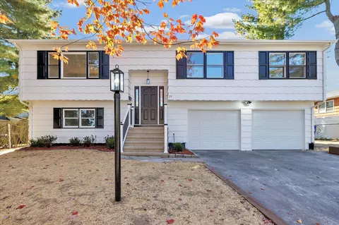 25 Los Angeles Ave, Stratford, CT 06614