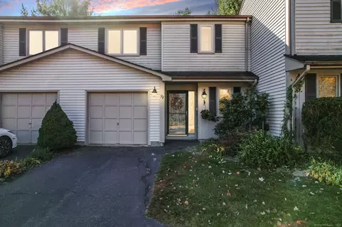79 Cortland Way #79, Newington, CT 06111