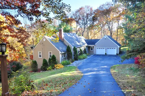 84 Jerry Daniels Rd, Marlborough, CT 06447