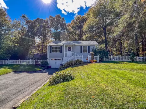 38 Brook Ln, Wolcott, CT 06716