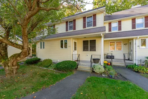 213 Oldefield Farms #213, Enfield, CT 06082
