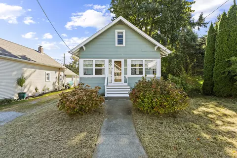 21 Uncas Ave, Quaker Hill, CT 06375