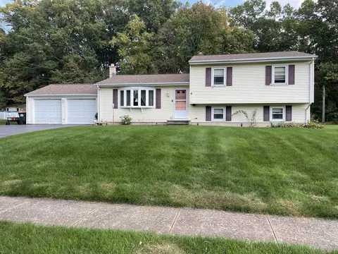 96 Pierson Dr, Wallingford, CT 06492