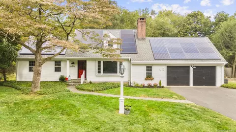 340 Merwins Ln, Fairfield, CT 06824