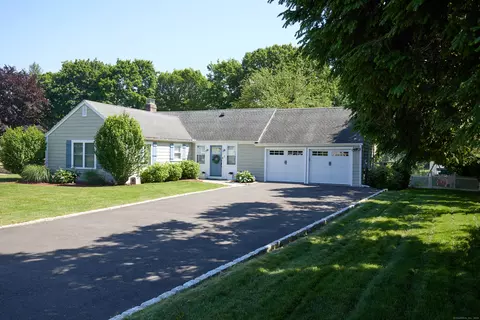 5 Stonybrook Rd, Norwalk, CT 06851